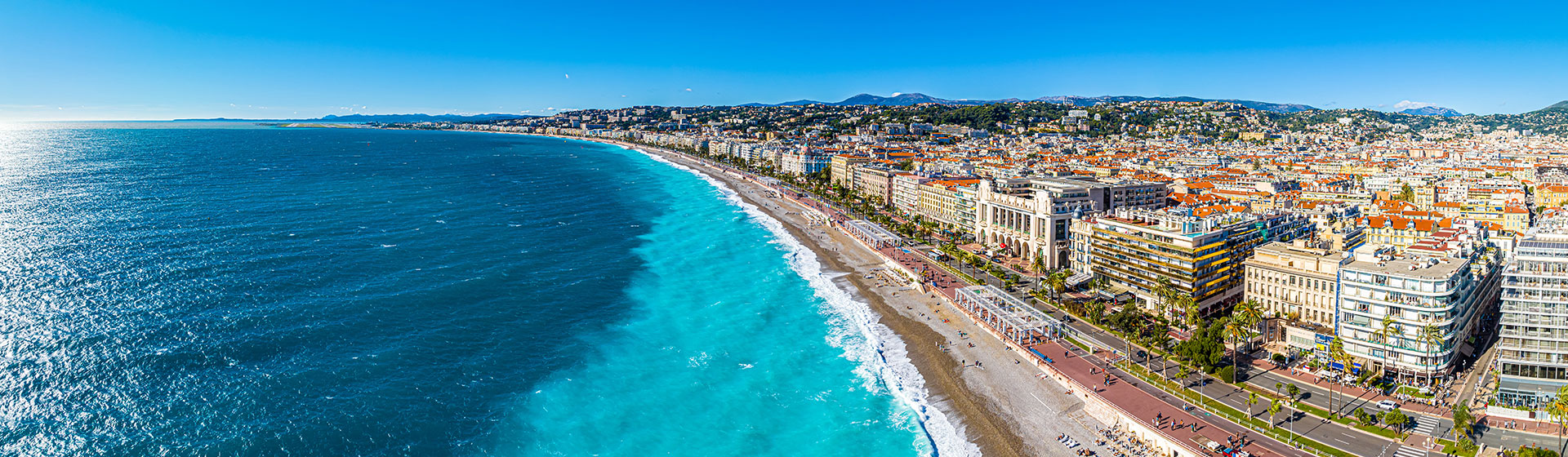 Vue aérienne de la promenade des Anglais à Nice - SOS Débarras Nice